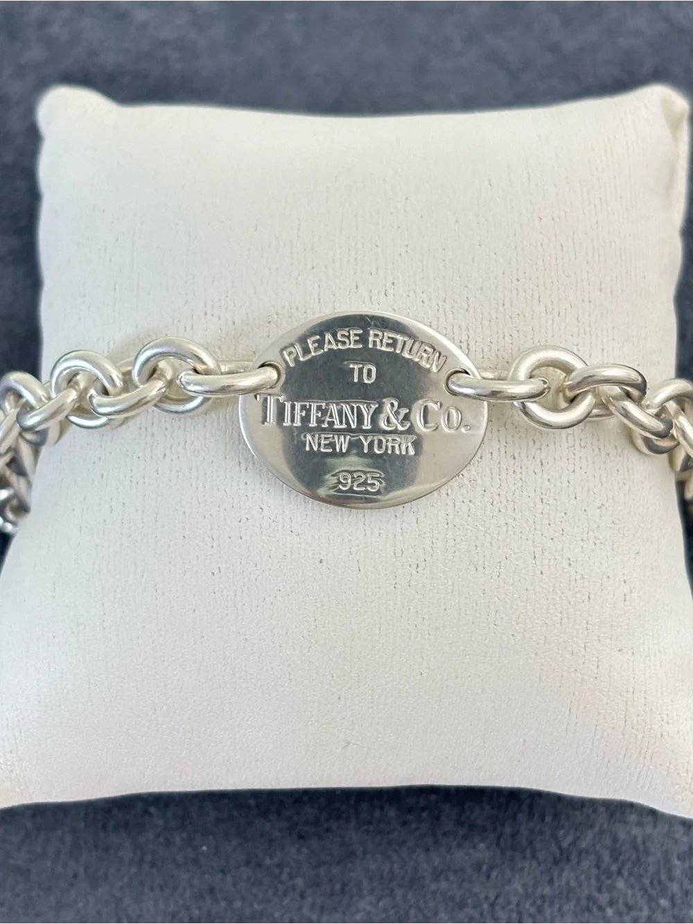 Tiffany & Co. Return to Tiffany Oval tag Bracelet 6-6.5
